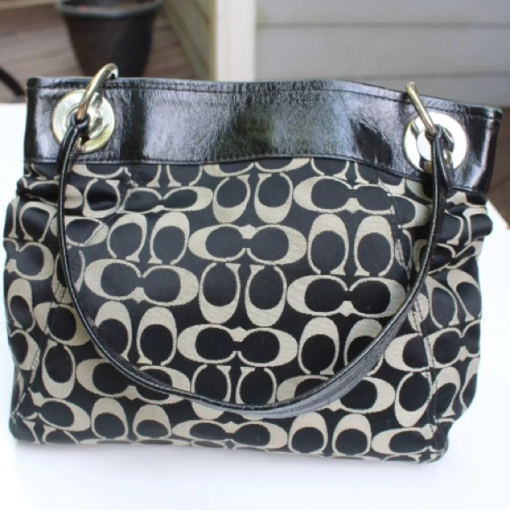 Coach signature logo shoulder bag